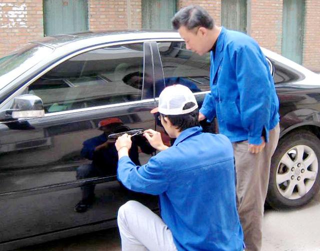 龙华开锁公司：车钥匙坏了怎么办
